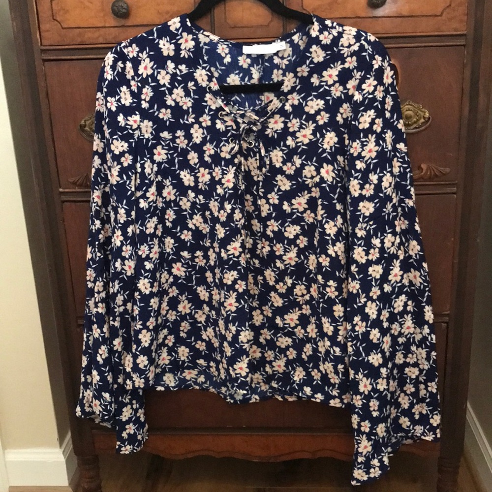 Lush brand flowey sleeve blouse, size L